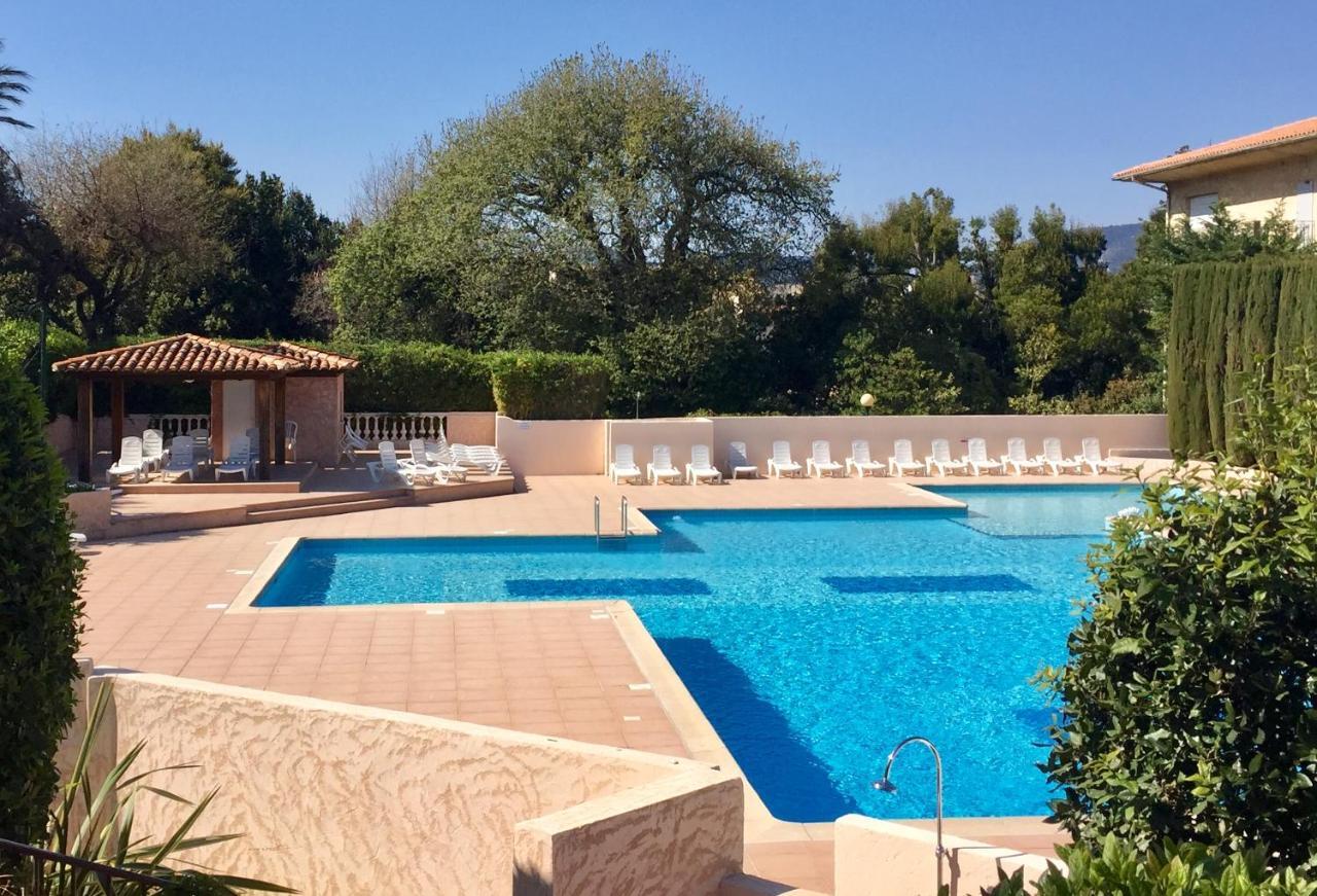 Appartement Spacieux Avec Jardin Coeur De St Tropez 圣特罗佩 外观 照片